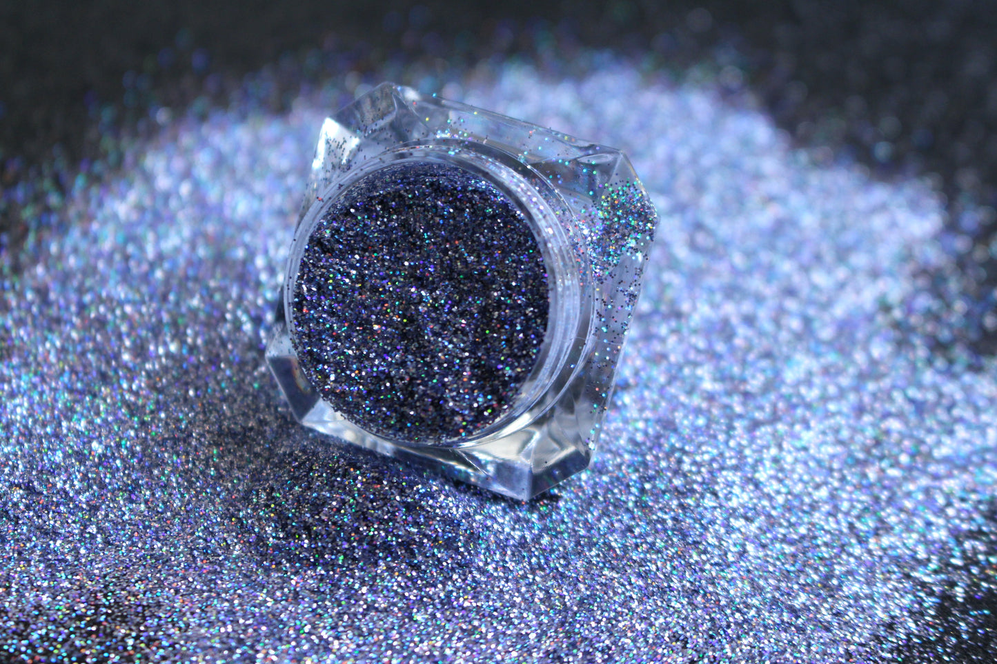 Frosted Fantasy โ Premium Holographic Silver Blue Glitter
A premium glitter from our Simple Glitter Collection, Frosted Fantasy features holographic silver blue sparkle. Perfect for all your creative looks, nail art, hair, and glitter slime.