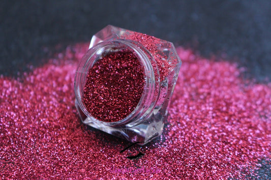 Dragon Fruit โ Premium Dark Pink Glitter
Part of our Simple Glitter Collection, this rich dark pink glitter adds a juicy pop of colour to your creations. Dragon Fruit is a limited edition glitter that can be used for all your creative looks, nail art, hair, and glitter slime.
Available in 5g jars only.