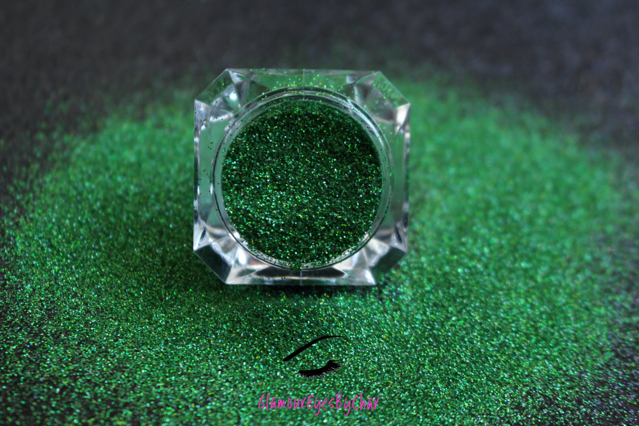 Eagles – Premium Holographic Kelly Green Glitter
This premium glitter is part of our Simple Glitter Collection. It consists of holographic Kelly Green glitter. Perfect for Philadelphia Eagles fans ready to show off their team pride. Eagles can be used for all your creative looks, nail art, hair, and glitter slime.