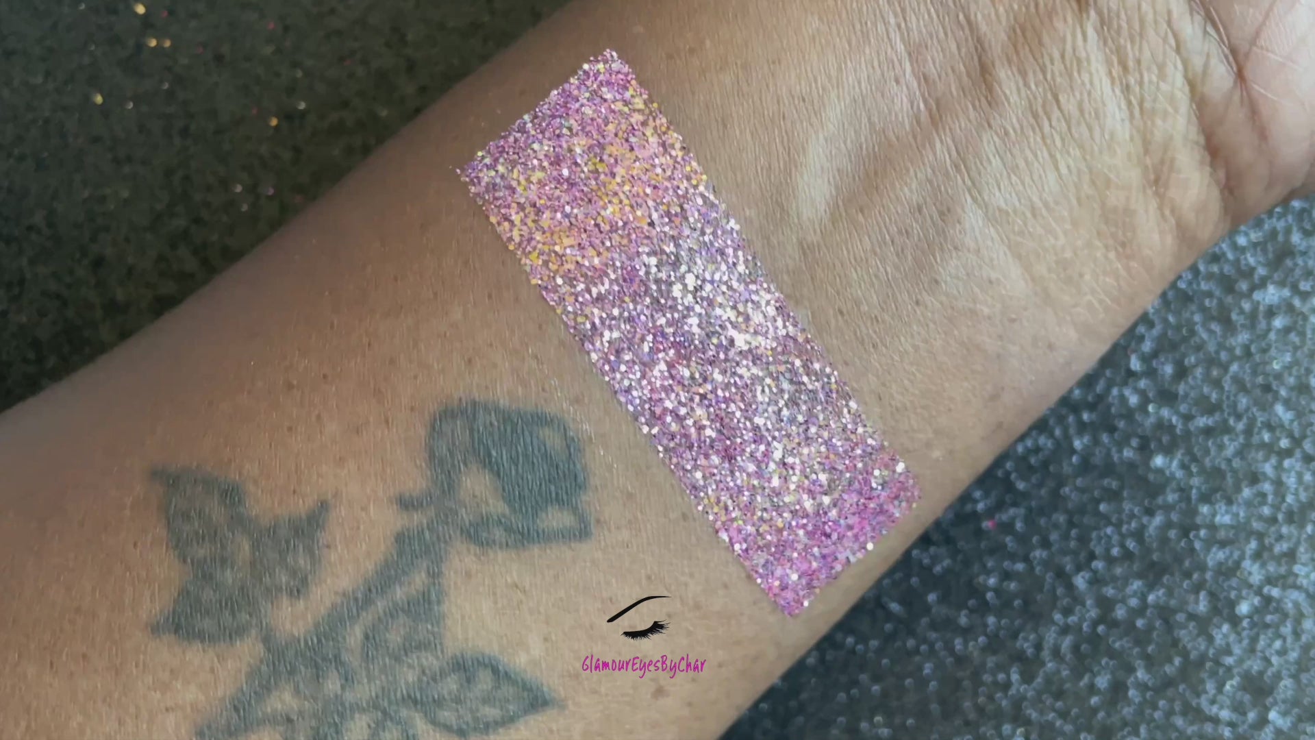 Pink Champagne – Premium Pink, Purple, and Gold Glitter
This premium glitter is part of our Simple Glitter Collection. It dazzles with a breathtaking combination of pink and purple glitter, accented by a touch of radiant gold sparkles. Pink Champagne can be used for all your creative looks, nail art, hair, and glitter slime