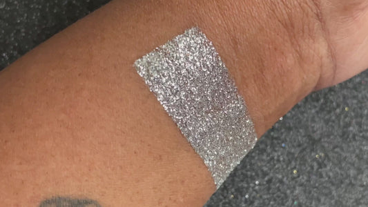 Reflection โ Eco-Friendly Premium Silver Glitter
Part of our Biodegradable Glitter Collection, this shimmering silver sparkle adds a brilliant shine to any look. Reflection is perfect for all your creative looks, nail art, hair, and glitter slime.
Available in 5g jars only.