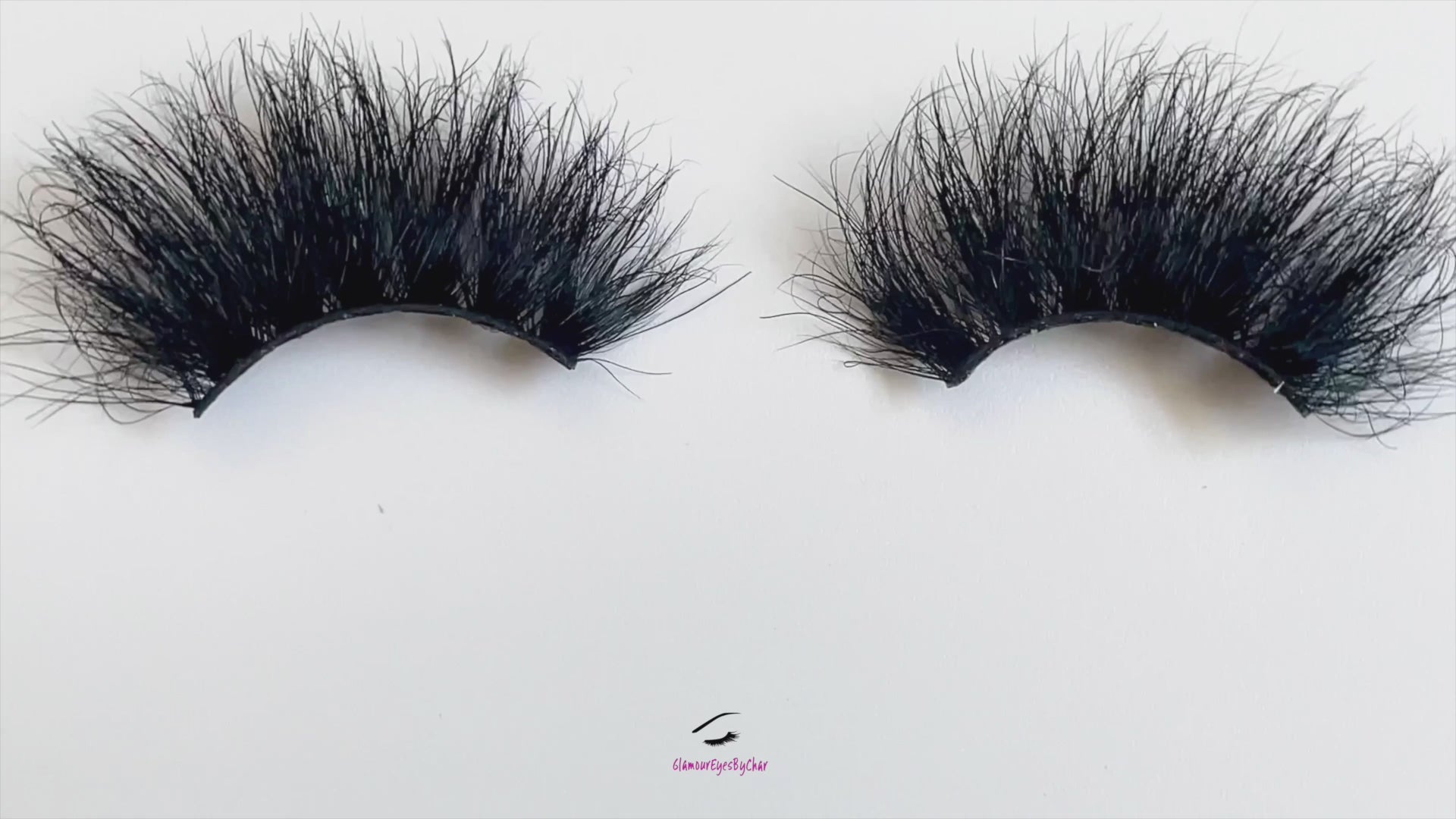 Diva – 5D Premium Mink Lashes (25mm)/strong>
These 5D premium mink lashes are 25mm in length—full, fluffy, lightweight, and comfortable to wear. The flexible cotton lash band makes application a breeze.
Diva lashes are designed for bold, dramatic eye looks that demand attention 👀. They’re not for timid lash wearers—these show-stopping lashes will make your eyes pop. Each reusable pair can be worn up to 25 times with proper care.