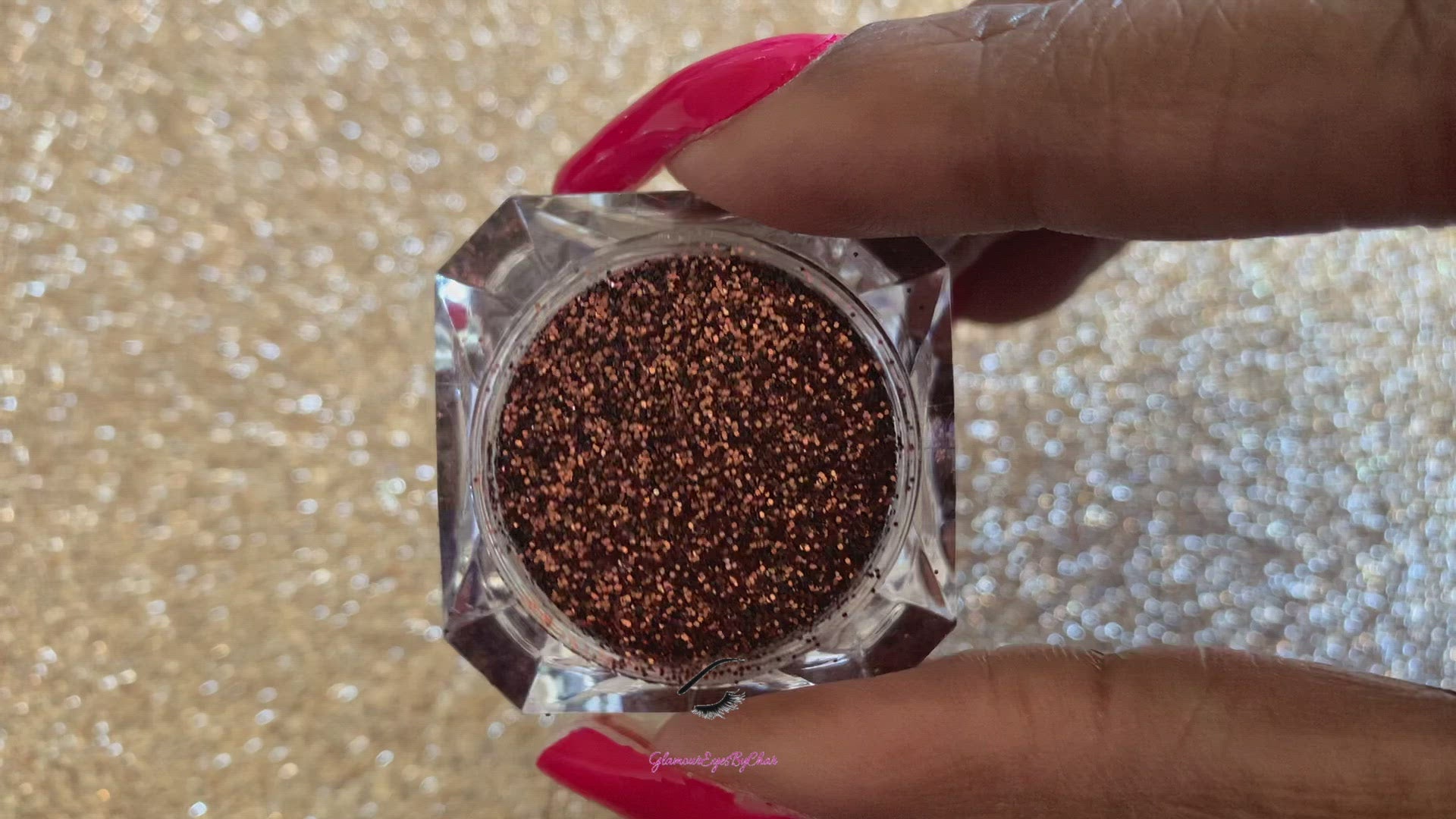 Melanin β Premium Chocolate Brown Metallic Glitter
Part of our Simple Glitter Collection, this deep chocolate brown glitter shines with a rich metallic sparkle. Melanin can be used for all your creative looks, nail art, hair, and glitter slime.
Available in 5g jars only.