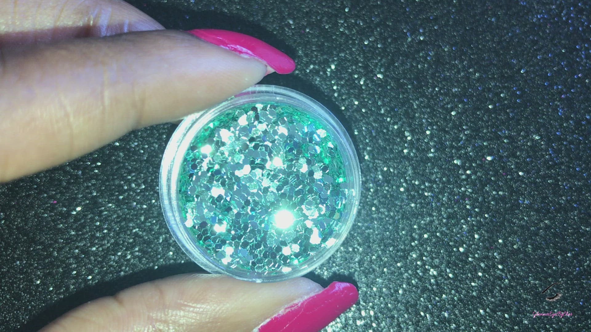 This glitter is called Caicos and is part of the simple glitter collection. It consists of a light teal glitter with a beautiful sparkle. Flake size is larger than fine and extra fine glitter. Caicos can be used for your face, body, hair and nails. Comes in 5g jars only. **Glitter will be discontinued once sold out**