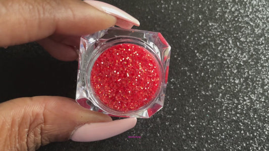 Coralina โ Premium Iridescent Coral Glitter
Part of our Simple Glitter Collection, this bright iridescent coral glitter adds a pop of tropical flair to your look. Coralina is a limited edition shade that can be used for all your creative looks, nail art, hair, and glitter slime.