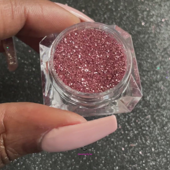  This glitter is part of the simple glitter collection. It consists of pink metallic glitter. Sweetie Pie can be used for your face, hair, body, nail art and glitter slime. Available in 5g jars only.