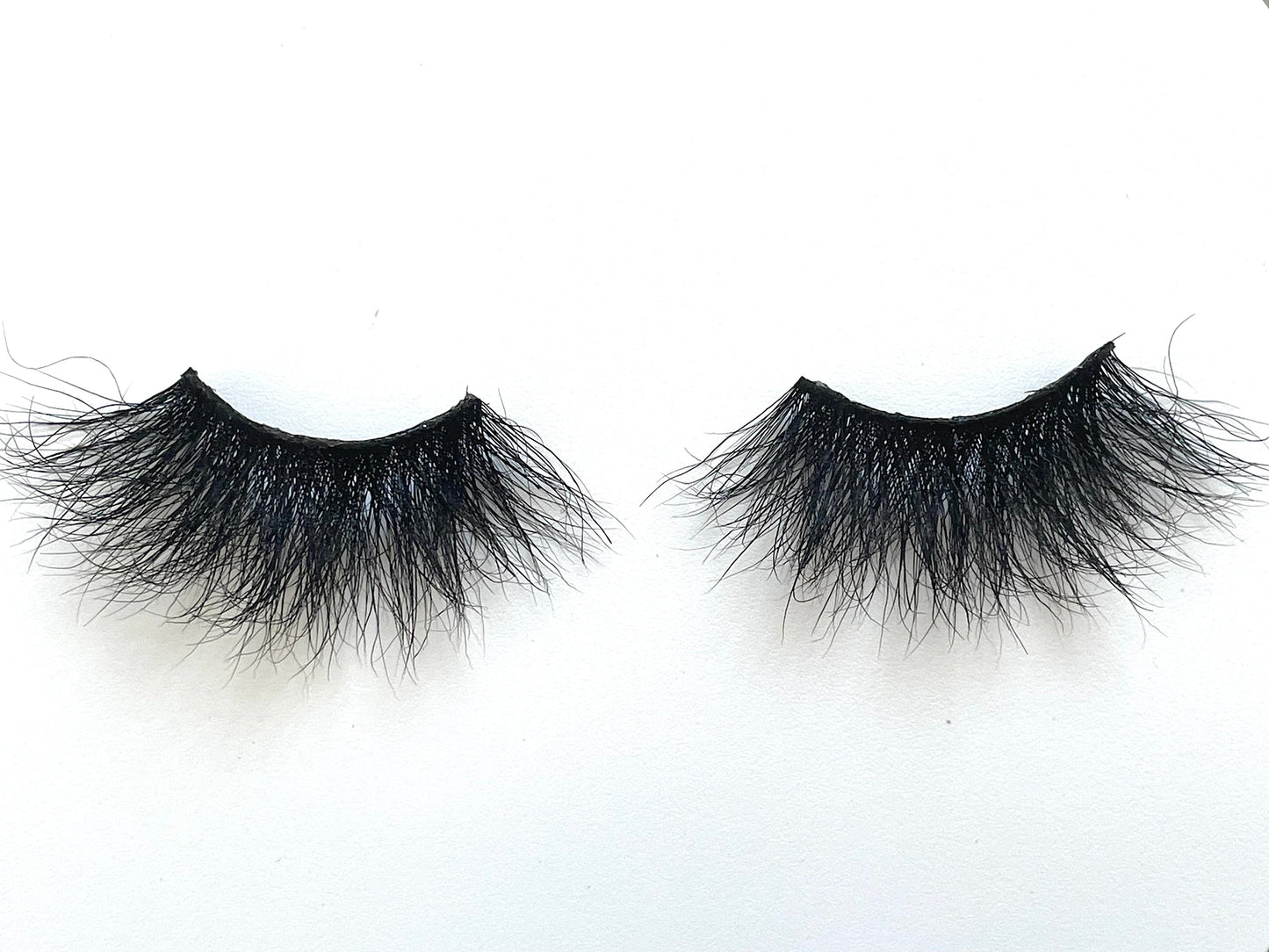 Baddie – 5D Premium Mink Lashes (25mm)
These 5D premium mink lashes are 25mm in length—wispy, lightweight, and comfortable to wear. The flexible cotton lash band makes application a breeze.
Baddie lashes are made for dramatic eye looks that turn heads. Bold and unapologetic, they’ll instantly make your eyes pop 👀. Each reusable pair can be worn up to 25 times with proper care.