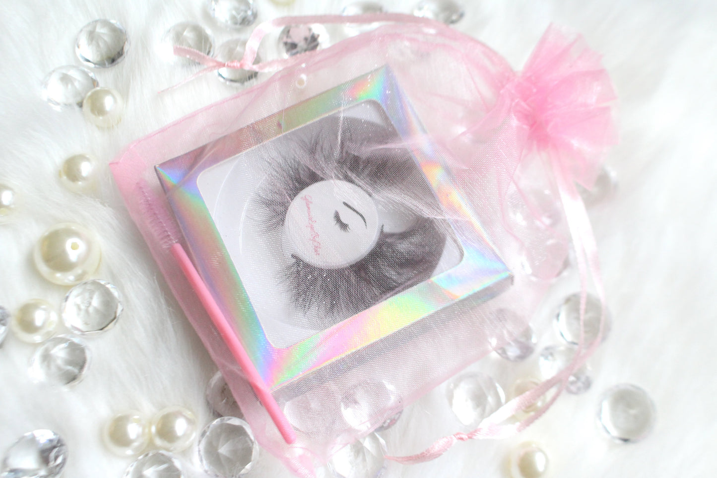 These 5D luxurious mink lashes are called Glamour and are 25mm in length. They are very dramatic, wispy, have a criss cross style flare effect, lightweight, and comfortable to wear on the lids. The thin lashband, makes the application process a breeze.