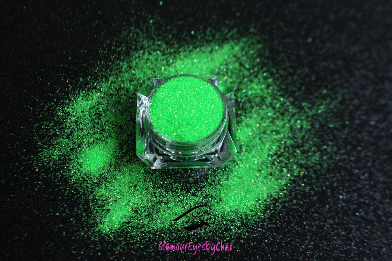 This glitter is called Acid and is part of the simple glitter collection. It consists of vibrant neon green glitter. Acid can be used for your face, body, hair and nails. Comes in 5g jars only.
