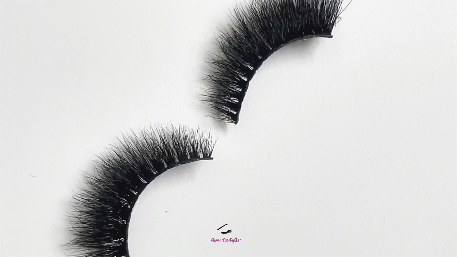 Posh – 3D Premium Mink Lashes (18–20mm)
These 3D premium mink lashes are 18–20mm in length—soft, lightweight, and comfortable to wear. With extra length and volume at the outer corners, they create a flattering winged-out effect. The flexible cotton lash band makes application a breeze.
Posh lashes are perfect for everyday wear and are especially great for beginners looking for a soft, natural glam. Each reusable pair can be worn up to 25 times with proper care.