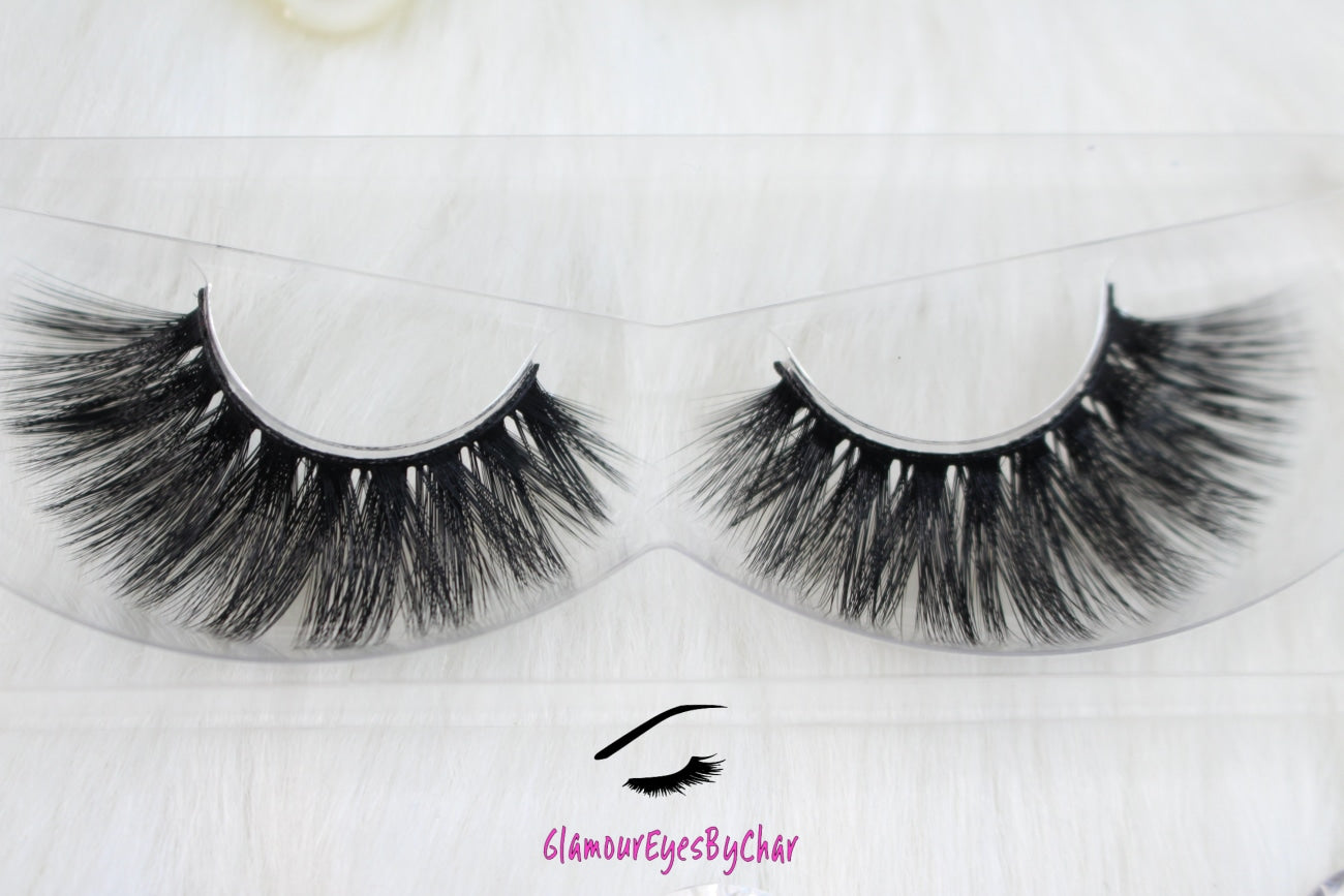 These 3D luxurious faux mink lashes are called Bad Girl and are 10-15mm in length. They're shorter on the inner corner and longer on outer corner for the forever-glam winged out effect. They are very dramatic, full, lightweight, and comfortable to wear on the lids. The thin lashband, makes the application process a breeze. Bad Girl are suitable for dramatic eye looks and can be worn up to 25 times if handled with care.