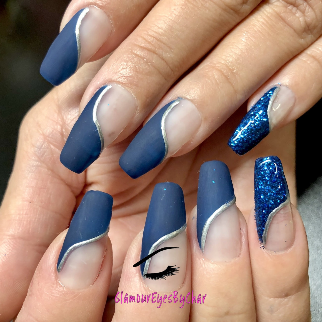 Blue Magic – Premium Blue Metallic Glitter
Part of our Simple Glitter Collection, this bold blue metallic glitter adds a vivid pop of colour with striking sparkle. Blue Magic can be used for all your creative looks, nail art, hair, and glitter slime.
Available in 5g and 10g jars.
Note: 10g jars are round and not diamond shaped.