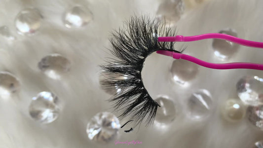 These 3D luxurious mink lashes are called Lala and are 15-18mm in length. They are light and fluffy, and very comfortable to wear on the lids. The thin lashband, makes the application process a breeze.