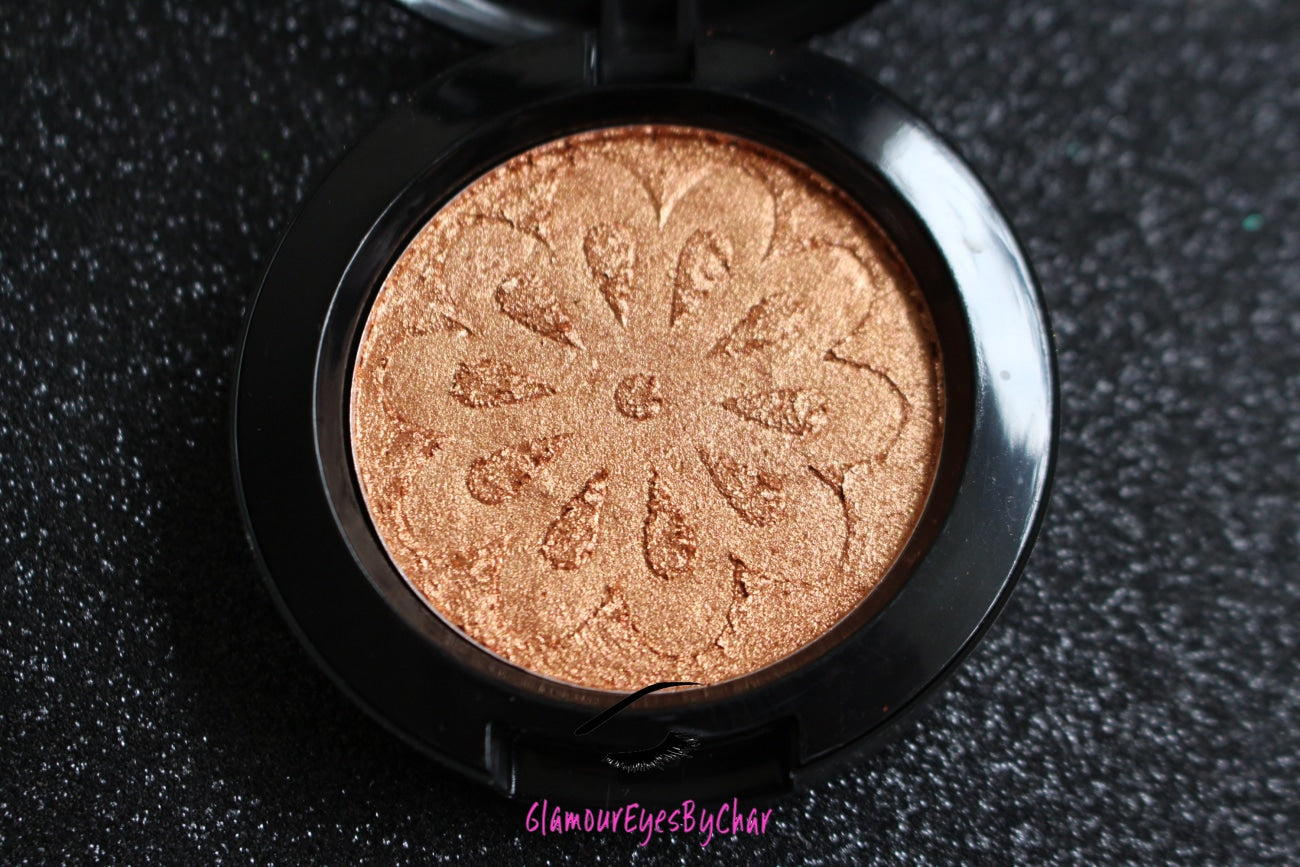Cleopatra Glamlighter is a copper, gold shade and can be applied as a highlighter or an eyeshadow. Our handmade pressed glamlighter powder is vegan, pigmented, and silky smooth. It glides right on your skin for an eye catching luminous glow. The buttery formula builds and blends seamlessly without ever looking glittery.