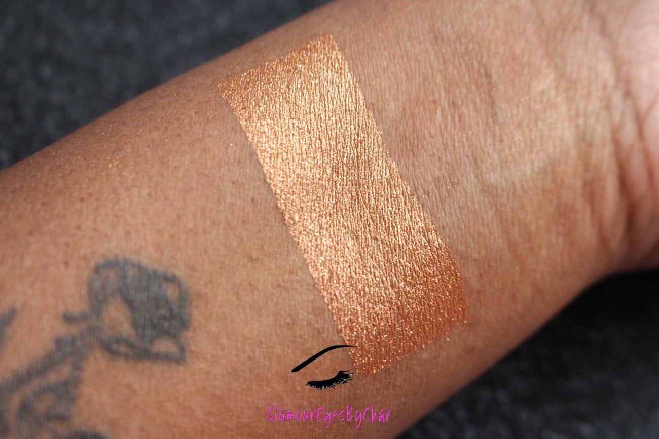 Cleopatra Glamlighter is a copper, gold shade and can be applied as a highlighter or an eyeshadow. Our handmade pressed glamlighter powder is vegan, pigmented, and silky smooth. It glides right on your skin for an eye catching luminous glow. The buttery formula builds and blends seamlessly without ever looking glittery.