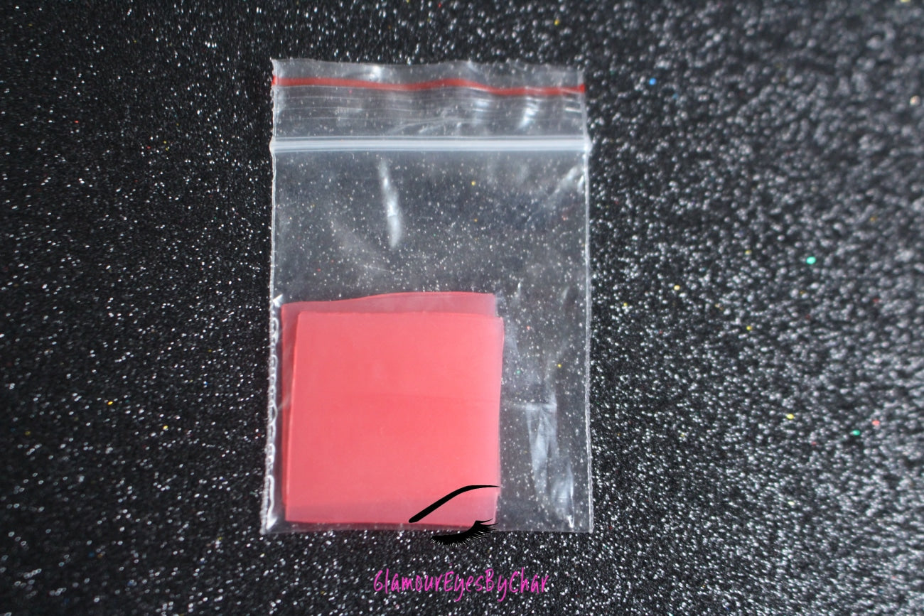 Crystal Rhinestone Picker – Dual-Ended Tool for Nail Art & DIY
Part of our Glamour Goodies Collection, this crystal dual-ended rhinestone picker is a must-have tool for effortlessly applying rhinestones and beads to nail art or creative DIY projects.
The detachable wax tip helps you easily pick up and place gems, while the stainless steel tip provides precision for more detailed work. Whether you’re working on intricate nail art or creative DIY projects, this tool makes the application process smo