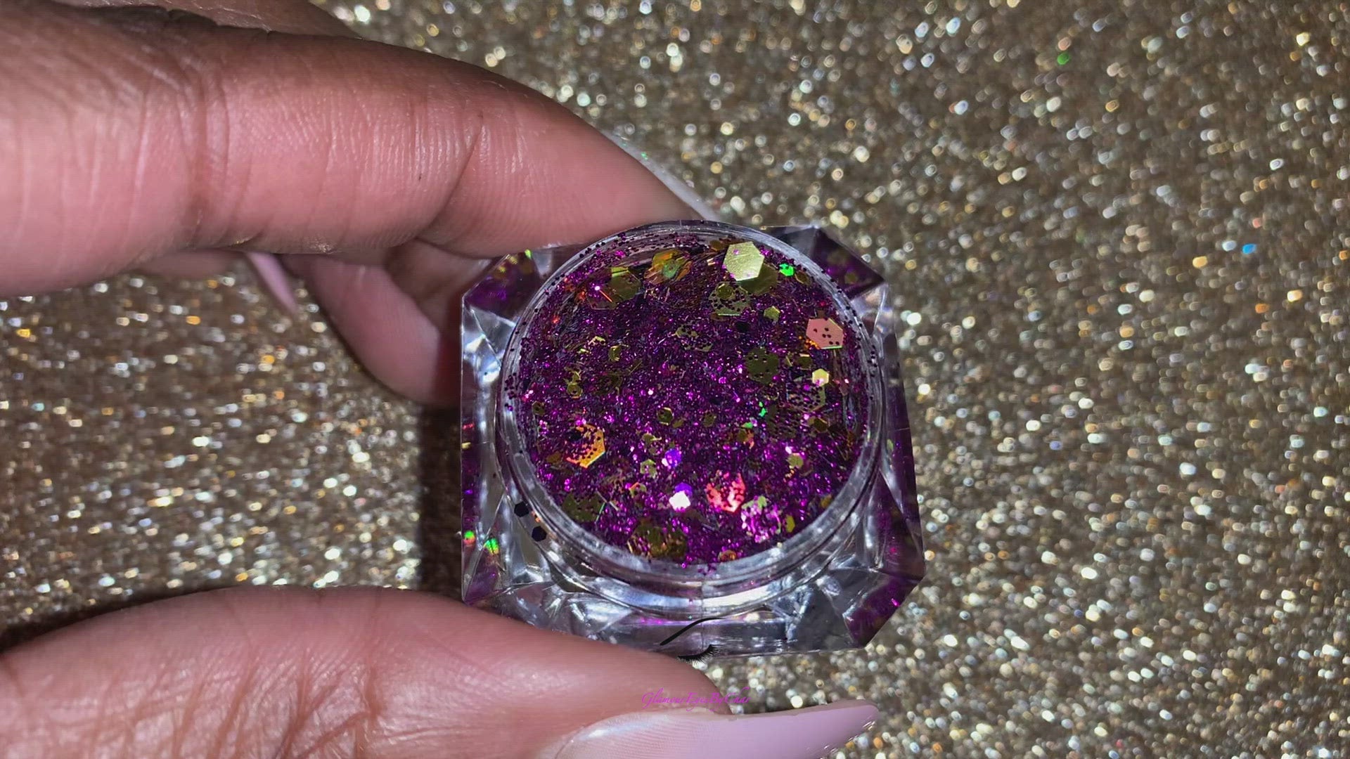 Lakers – Premium Royal Purple and Gold Glitter
Show your team pride with this bold blend of royal purple and golden holographic sparkle from our Super Chunky Glitter Collection. Perfect for Lakers fans who want to shine courtside or at any game day event! Lakers is ideal for all your creative looks, nail art, hair, and glitter slime.