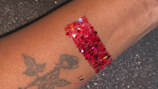 Santa Baby – Premium Holographic Ruby Red Glitter Mix
A premium glitter from our Super Chunky Glitter Collection, Santa Baby features holographic ruby red glitter with a bold, eye-catching sparkle. Perfect for all your creative looks, nail art, hair, glitter slime, resin art, tumblers, crafts, and DIY projects.