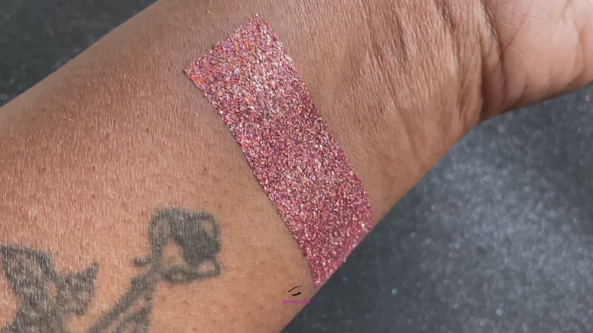  This glitter is part of the simple glitter collection. It consists of holographic rose gold glitter. Cheeky Rose can be used for your face, hair, body, nail art and glitter slime. Available in 5g jars only.  