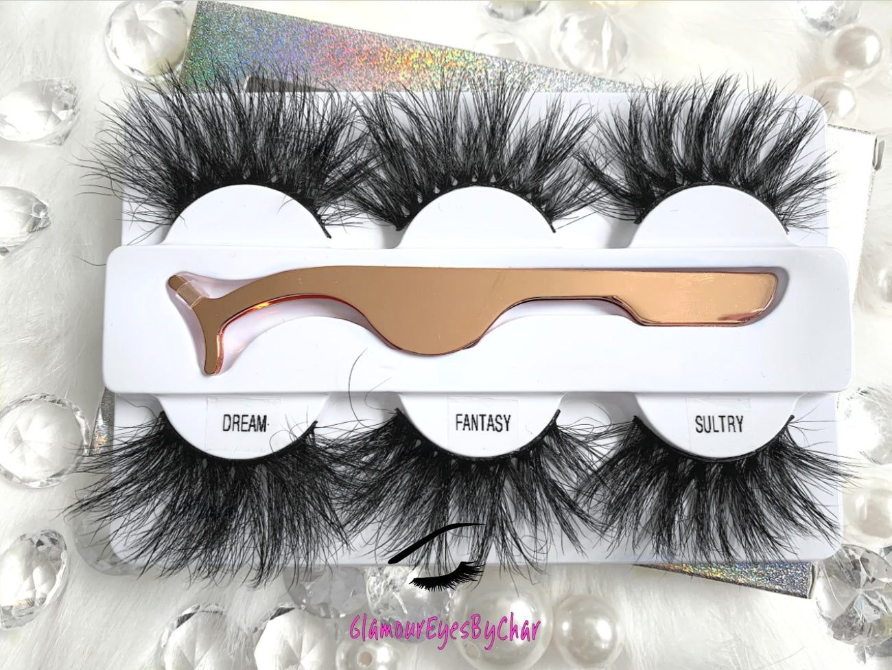 Want to bring out your inner sexy? These 5D luxurious mink lashes will do just that. The Feeling Sexy pack contains 3 pairs of 25mm lashes. They are very dramatic, fluffy, full, and comfortable to wear on the lids. They are not for timid lash wearers. The thin lashband, makes the application process a breeze. These beauties are suitable for sexy, dramatic or simple eye looks. Each pair can be worn up to 25 times if handled with care.