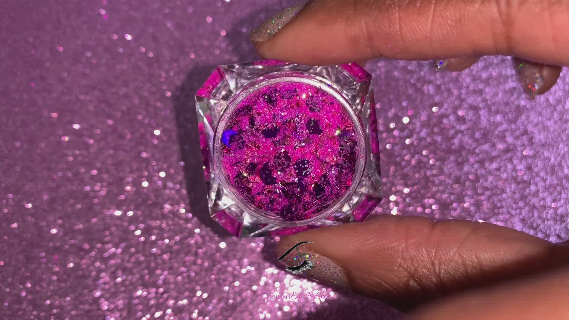 This glitter is called Pink Mayhem and is part of the super chunky glitter collection. It consists of iridescent bright pink and purple glitter with a dazzling sparkle. Pink Mayhem can be used for your face, body, hair and nails. Comes in 5g and 10g jars. Note: 10g jars are round and not diamond shaped.  **Glitter will be discontinued once sold out**
