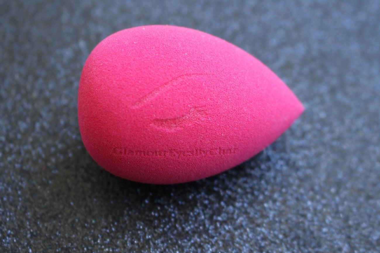 Our Glamour Beauty Blender is available in two colours and styles and can be used with powder or liquid makeup products. The angled blender is perfect for applying setting powder, contour or illuminating highlight. The standard blender has rounded sides which are perfect for flawless blending. The precision point on both blenders is great for concealing imperfections.