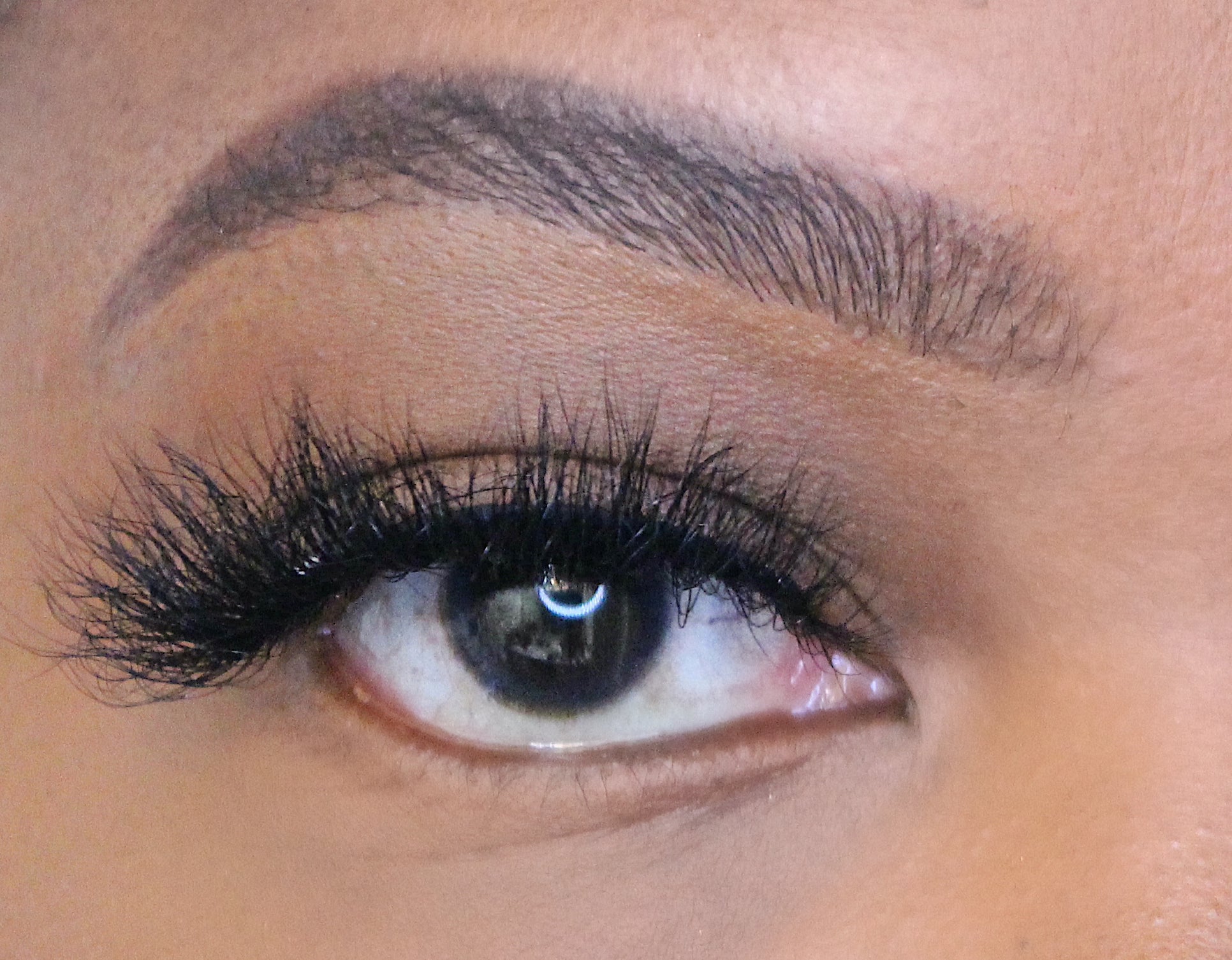 Jakki 2.0 – 3D Premium Mink Lashes (18–20mm)
These 3D premium mink lashes are 18–20mm in length—soft, lightweight, and very comfortable to wear. The flexible cotton lash band makes application a breeze.
Jakki 2.0 lashes are perfect for everyday wear, with a soft, natural look that flatters any eye shape. Beginner-friendly and easy to apply, they’re a great choice for those new to lashes. Each reusable pair can be worn up to 25 times with proper care.