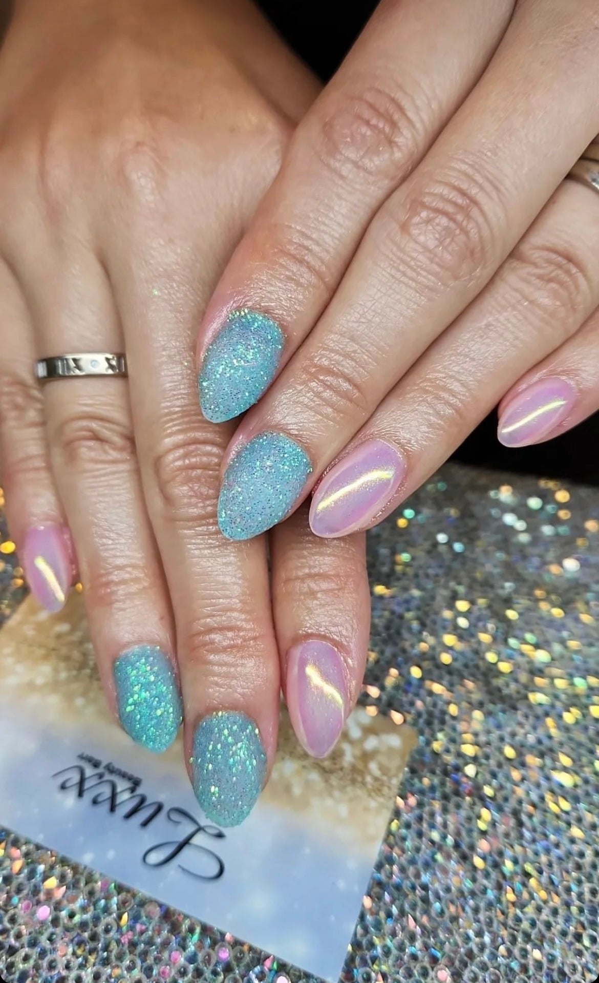 Tiffany β Premium Iridescent Bright Blue Glitter
Part of our Simple Glitter Collection, this premium glitter shines in a bright blue hue with an iridescent sparkle that reflects hints of green. Tiffany can be used for all your creative looks, nail art, hair, and glitter slime.
Available in 5g jars only.