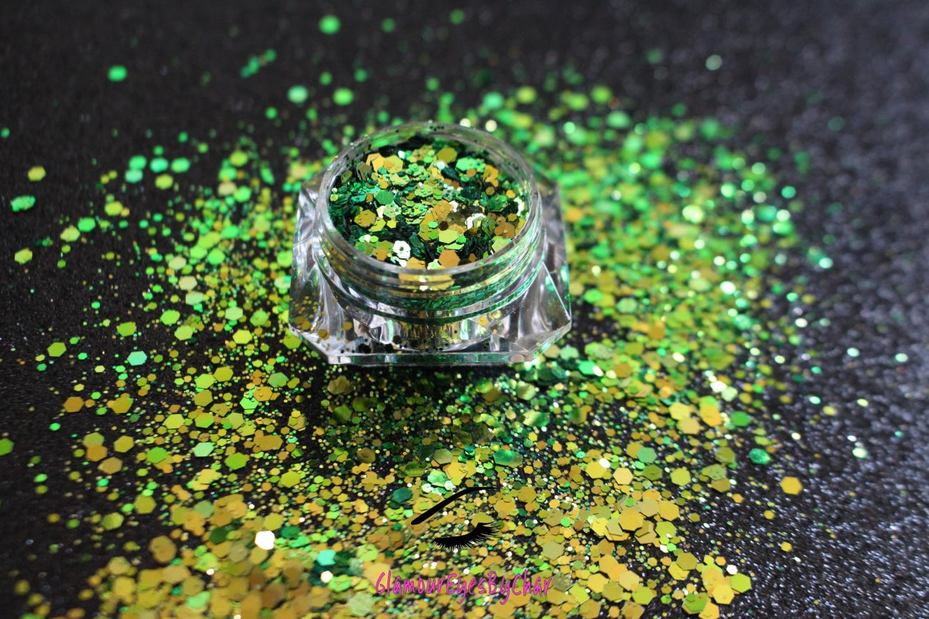 Millionaire – Chameleon Premium Green Glitter Mix with Gold Colour Shifting Sparkle
This chameleon premium glitter is part of the Super Chunky Glitter Collection. It features vibrant green glitter that shifts to a rich gold sparkle, adding a luxe touch to any look. Millionaire can be used for all your creative looks, nail art, hair, and glitter slime.
Available in 5g jars only.