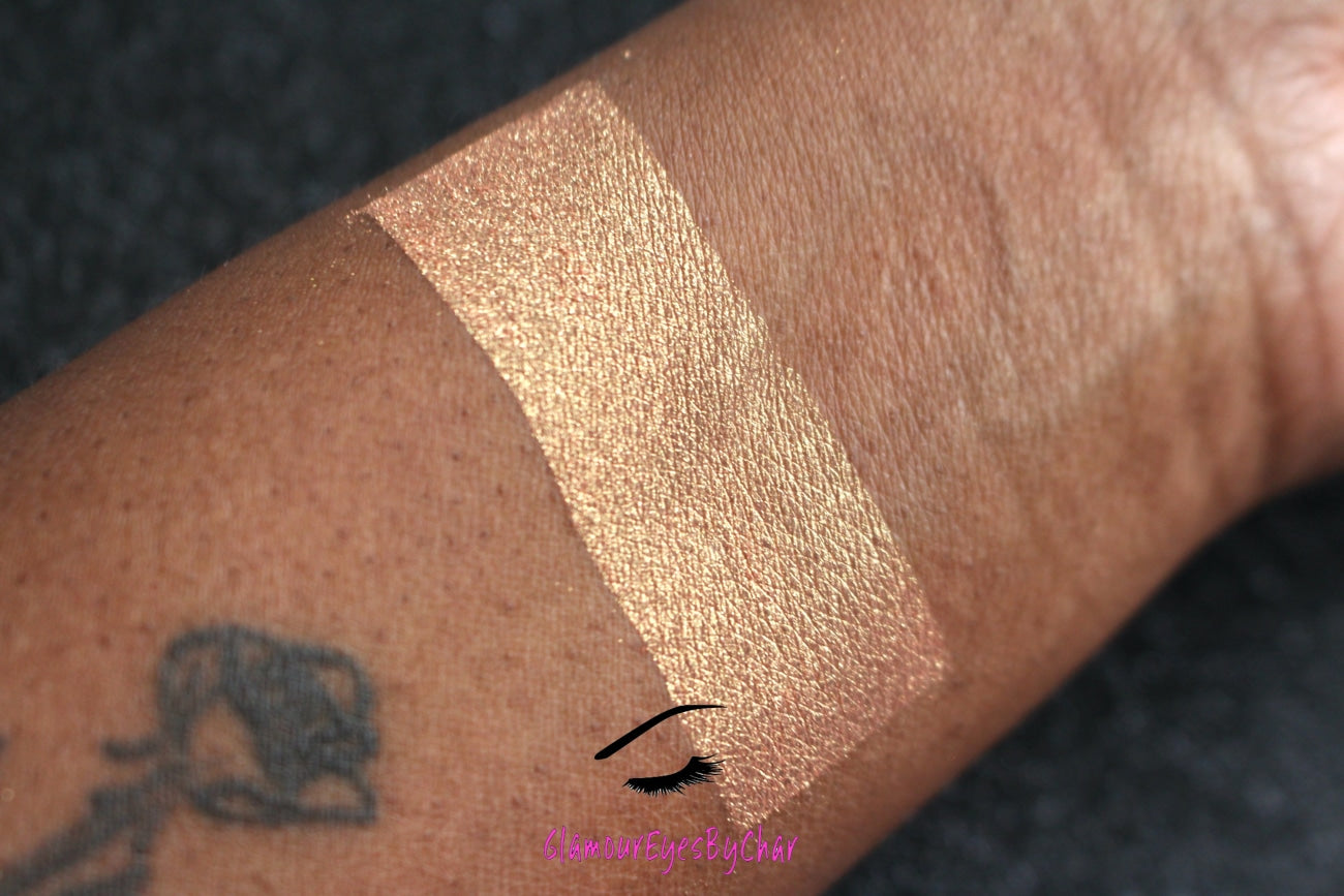 Nefertiti Glamlighter is a light golden with hints of warm orange shade and can be applied as a highlighter or an eyeshadow. Nefertiti is perfect for bold highlighter wearers. A little will go a long way!