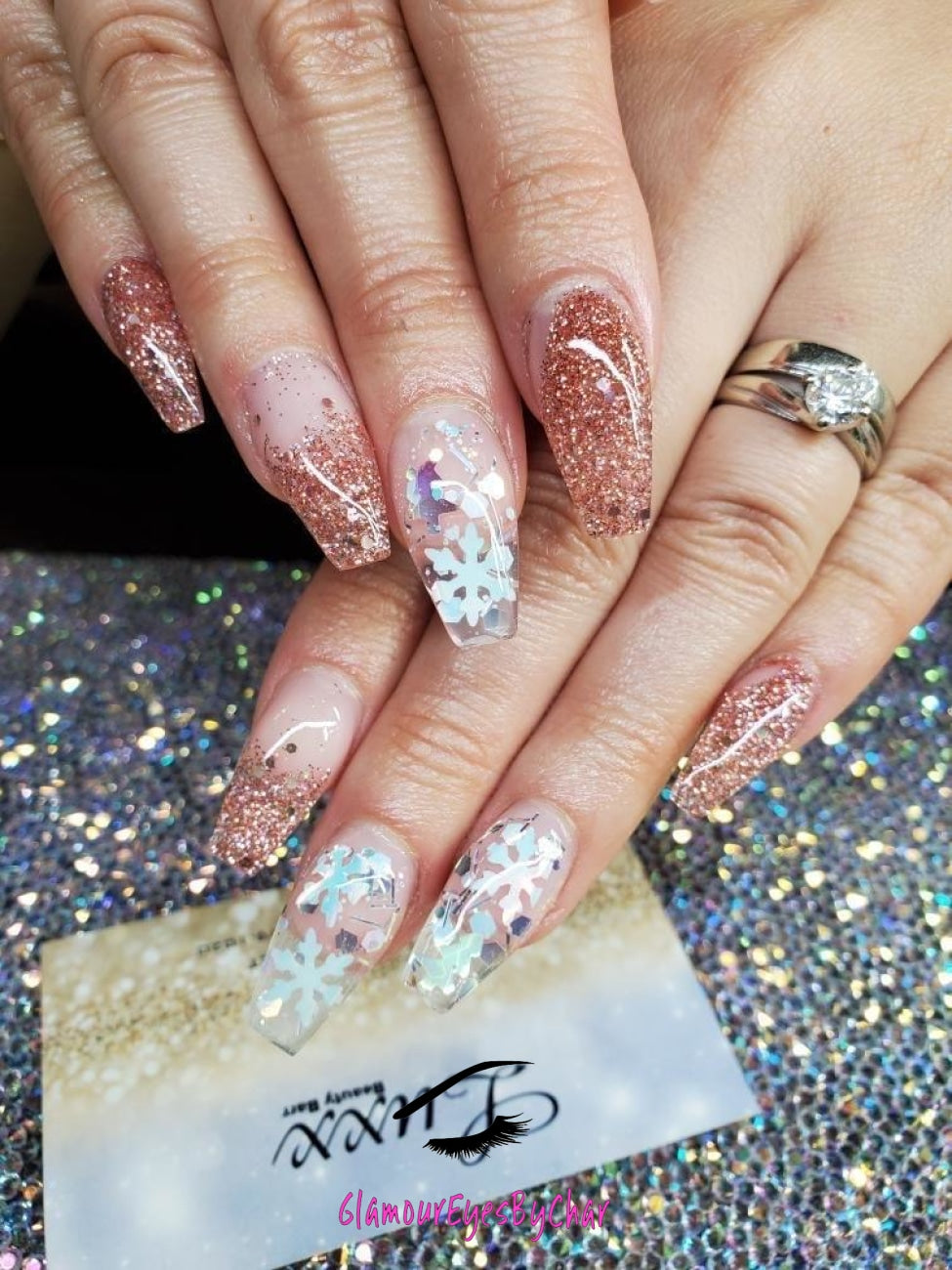 North Pole – Premium Iridescent Holiday Glitter Mix with Snowflakes and Trees
This premium glitter is part of the Holiday Collection. It consists of white, silver, light pink, purple, and blue glitter, mixed with iridescent Christmas trees and snowflakes. North Pole is perfect for nail art and glitter slime.
Available in 5g jars only.