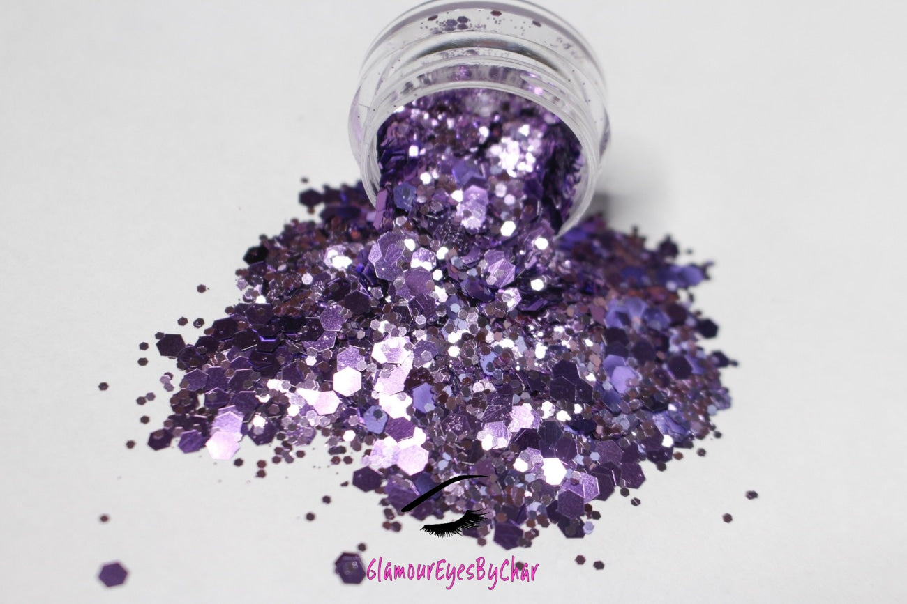 This glitter is called Passion and is part of the super chunky glitter collection.  It consists of lilac glitter with a beautiful sparkle. Passion can be used for your face, body, hair and nails.  Comes in 5g jars only.