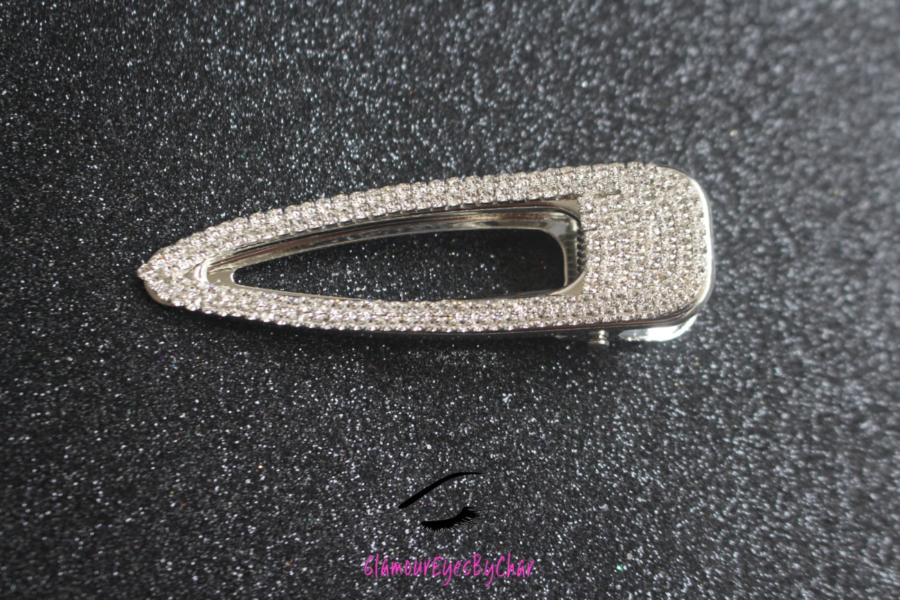 Omgeee!! These rhinestone hairpins are too cute!!! They'll catch everyone's eyes. They're perfect for a night out on the town. Add some glam to your hair. Tip: Apply some of our glitter to your lids to really GLAMOUREYES your look.