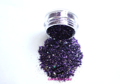 This glitter is called Royalty and is part of the chunky glitter collection. It consists of royal purple metallic glitter and has a holographic sparkle. Royalty can be used for your face, body, hair and nails. Comes in 5g and 10g jars. 