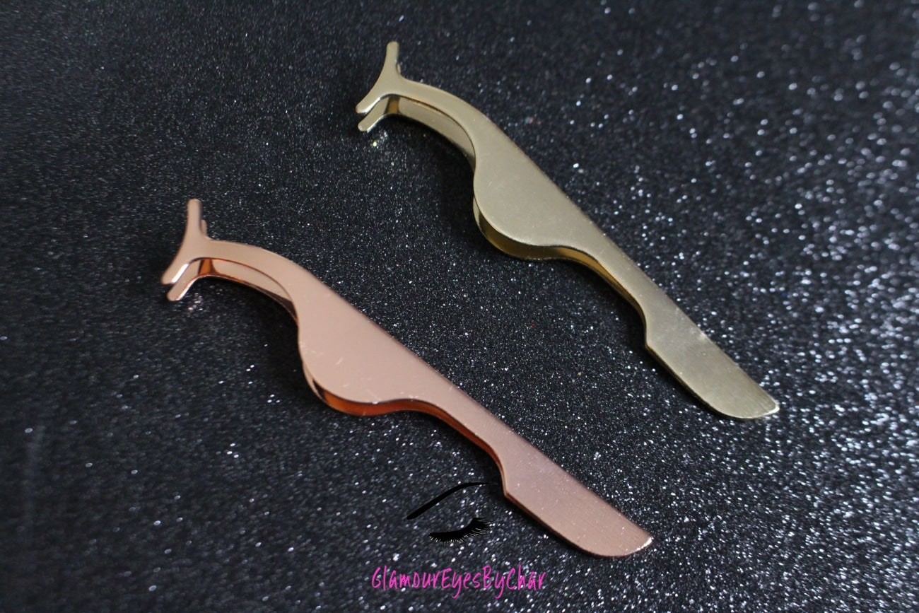 These gorgeous stainless steel tweezers will make the eyelash application process quick and easy. These beauties are essential to your makeup tool collection. Total Length: 10.6cm/4.17 inches Tip: Apply our faux mink lashes with these luxurious tweezer