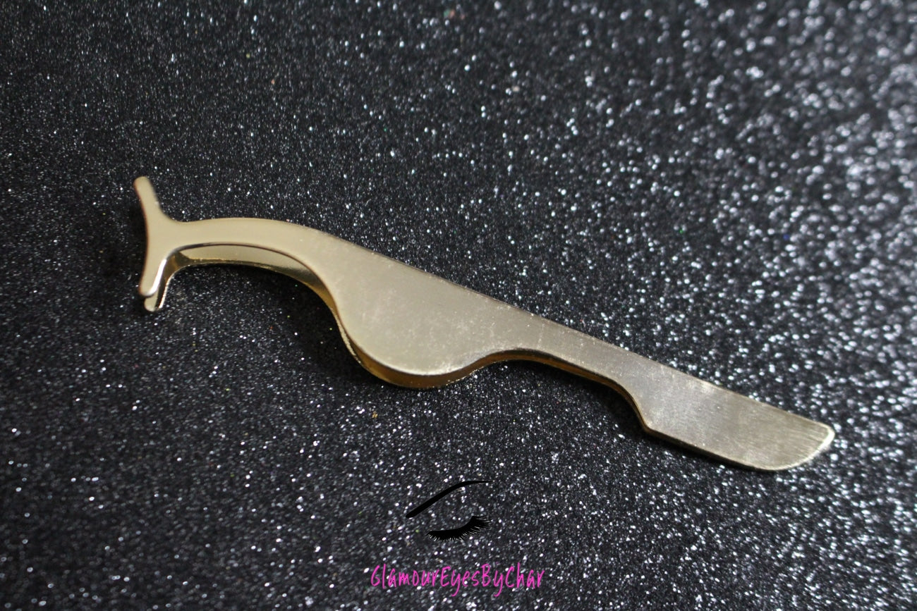These gorgeous stainless steel tweezers will make the eyelash application process quick and easy. These beauties are essential to your makeup tool collection. Total Length: 10.6cm/4.17 inches Tip: Apply our faux mink lashes with these luxurious tweezer