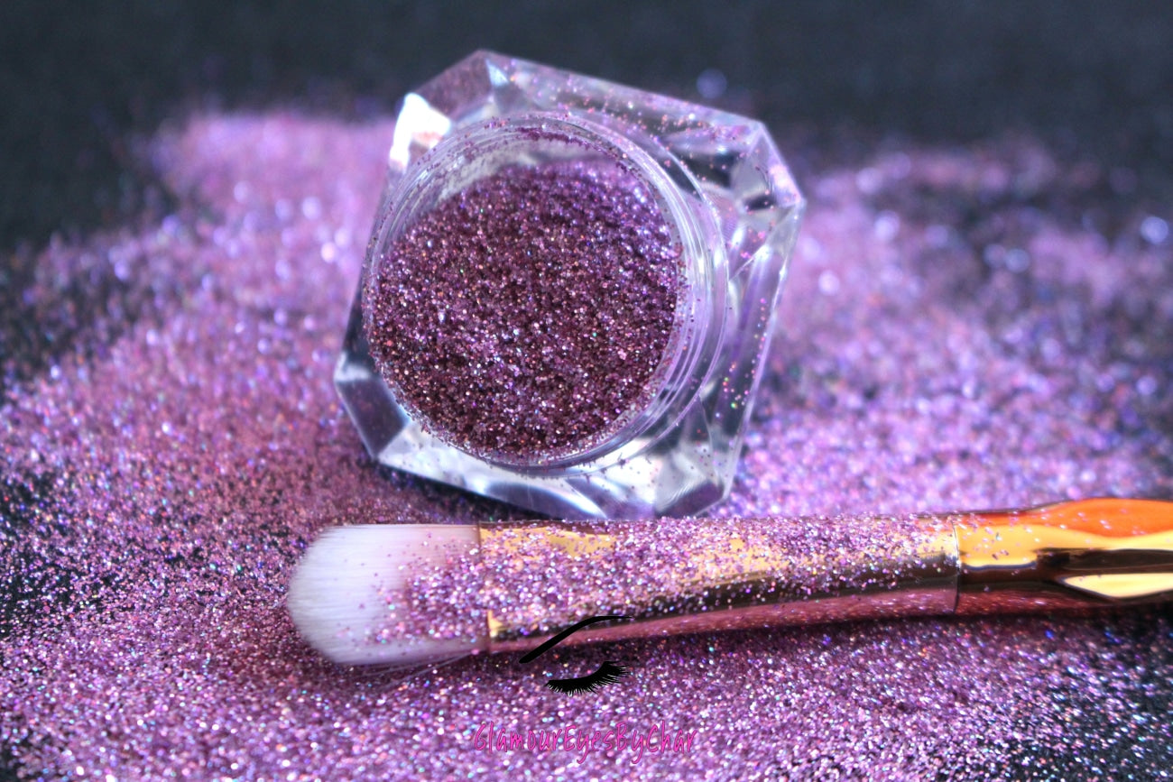 Va Va Violet – Premium Holographic Violet Pink Glitter
Part of our Simple Glitter Collection, this holographic violet pink glitter brings a pop of sparkle with a fun, eye-catching twist. Va Va Violet can be used for all your creative looks, nail art, hair, and glitter slime.
Available in 5g jars only.