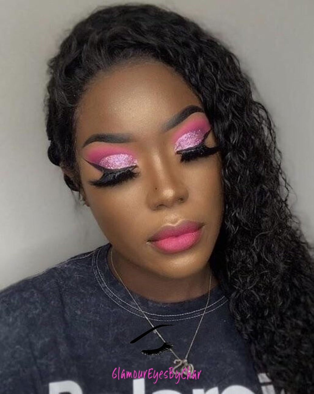 This glitter is called Va Va Violet and is part of the simple glitter collection. It consists of violet pink simple glitter with a holographic sparkle. Va Va Violet can be used for your face, body, hair and nails. Comes in 5g jars only