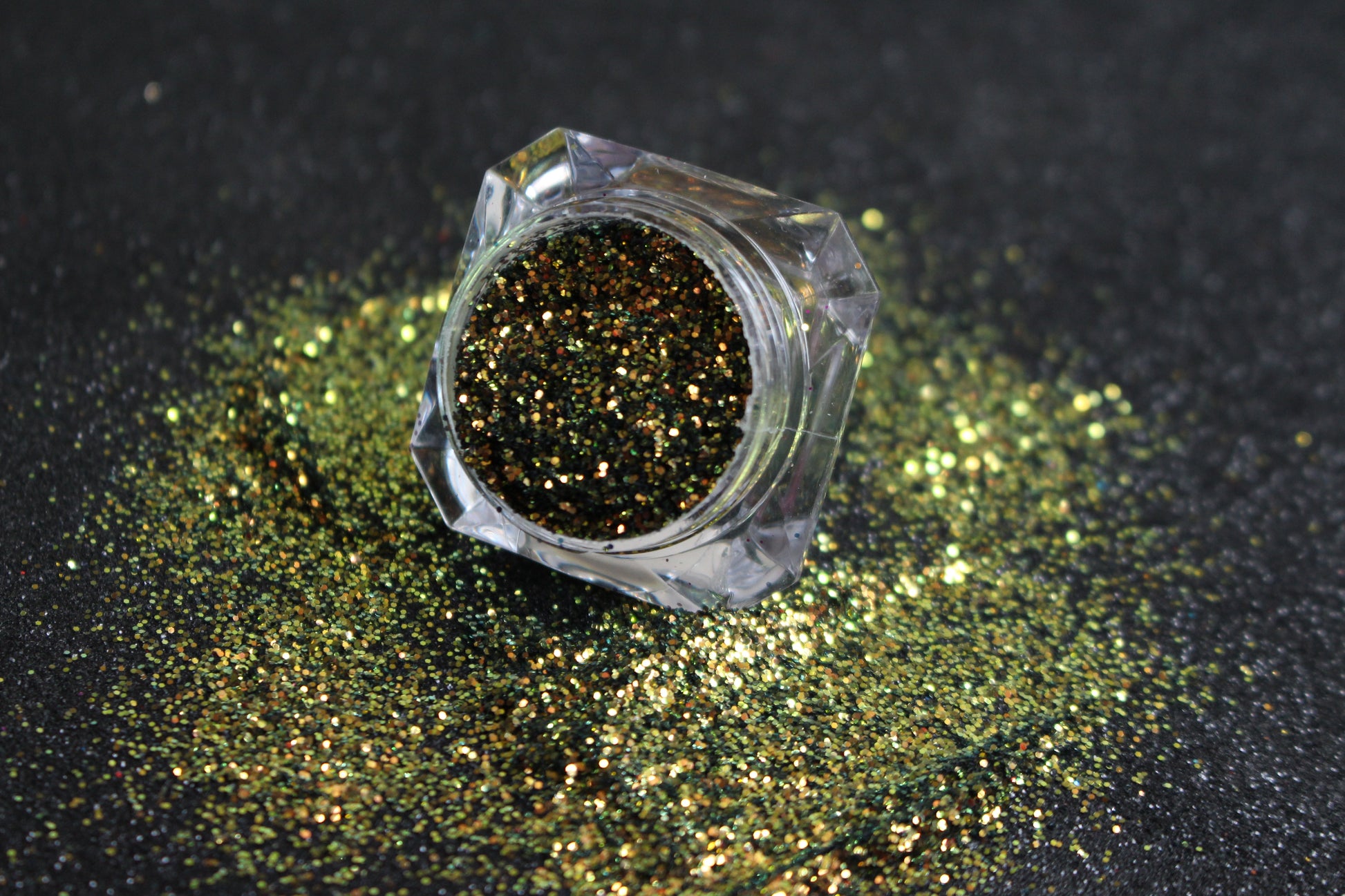 Beautiful Nightmare – Premium Olive Green and Gold Glitter
Part of our Simple Glitter Collection, this premium glitter features olive green tones with rich golden reflections that give off a dramatic, edgy vibe. Beautiful Nightmare can be used for all your creative looks, nail art, hair, and glitter slime.
Available in 5g jars only.