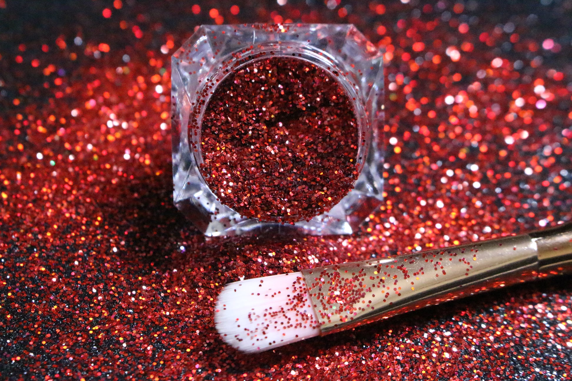 Candy Apple – Premium Candy Apple Red Glitter
Part of our Simple Glitter Collection, this bold candy apple red glitter delivers a vibrant, eye-catching sparkle. Candy Apple can be used&nbsp;for all your creative looks, nail art, hair, and glitter slime.
Available in 5g jars only.
