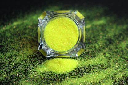 Caution – Premium Iridescent Neon Yellow Glitter
Part of our Simple Glitter Collection, this vibrant iridescent neon yellow glitter reflects a lively mix of orange, gold, and green sparkles. Caution can be used for all your creative looks, nail art, hair, and glitter slime.
Available in 5g jars only.