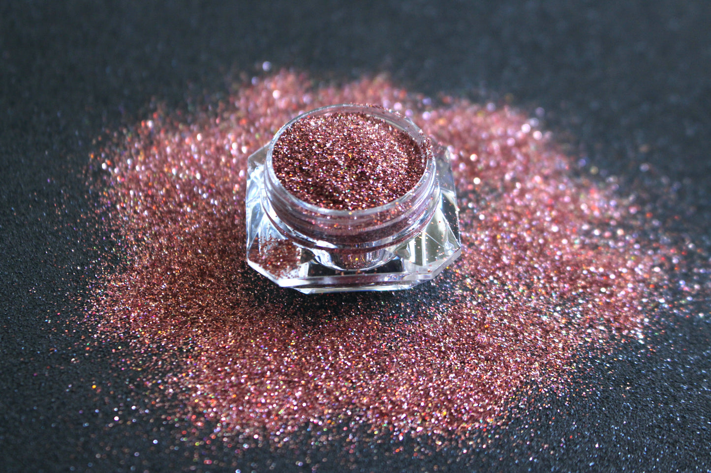 Cheeky Rose – Premium Holographic Rose Gold Glitter
Part of our Simple Glitter Collection, this holographic rose gold glitter adds a touch of glam to any look. Cheeky Rose can be used for all your creative looks, nail art, hair, and glitter slime.
Available in 5g jars only.