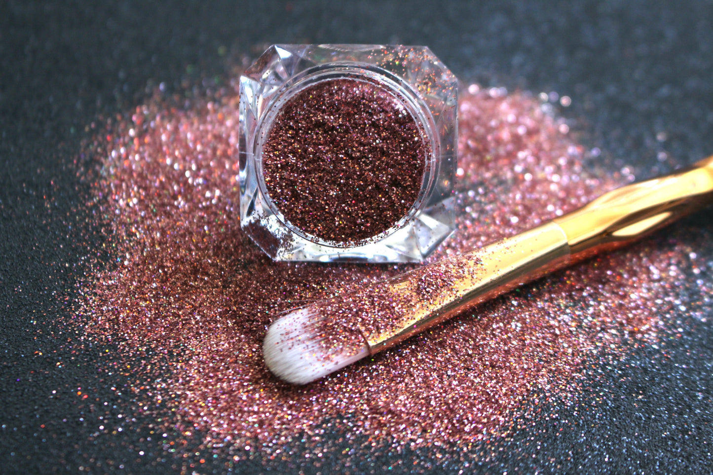 Cheeky Rose – Premium Holographic Rose Gold Glitter
Part of our Simple Glitter Collection, this holographic rose gold glitter adds a touch of glam to any look. Cheeky Rose can be used for all your creative looks, nail art, hair, and glitter slime.
Available in 5g jars only.