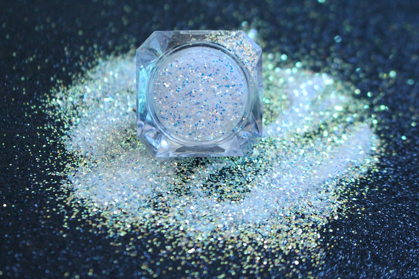 

Snow Globe – Premium Blue-Purple and Gold Glitter
Part of our Simple Glitter Collection, this premium glitter consists of dreamy blue-to-purple glitter with golden tones. Snow Globe can be used&nbsp;for all your creative looks, nail art, hair, and glitter slime.
Available in 5g jars only. 