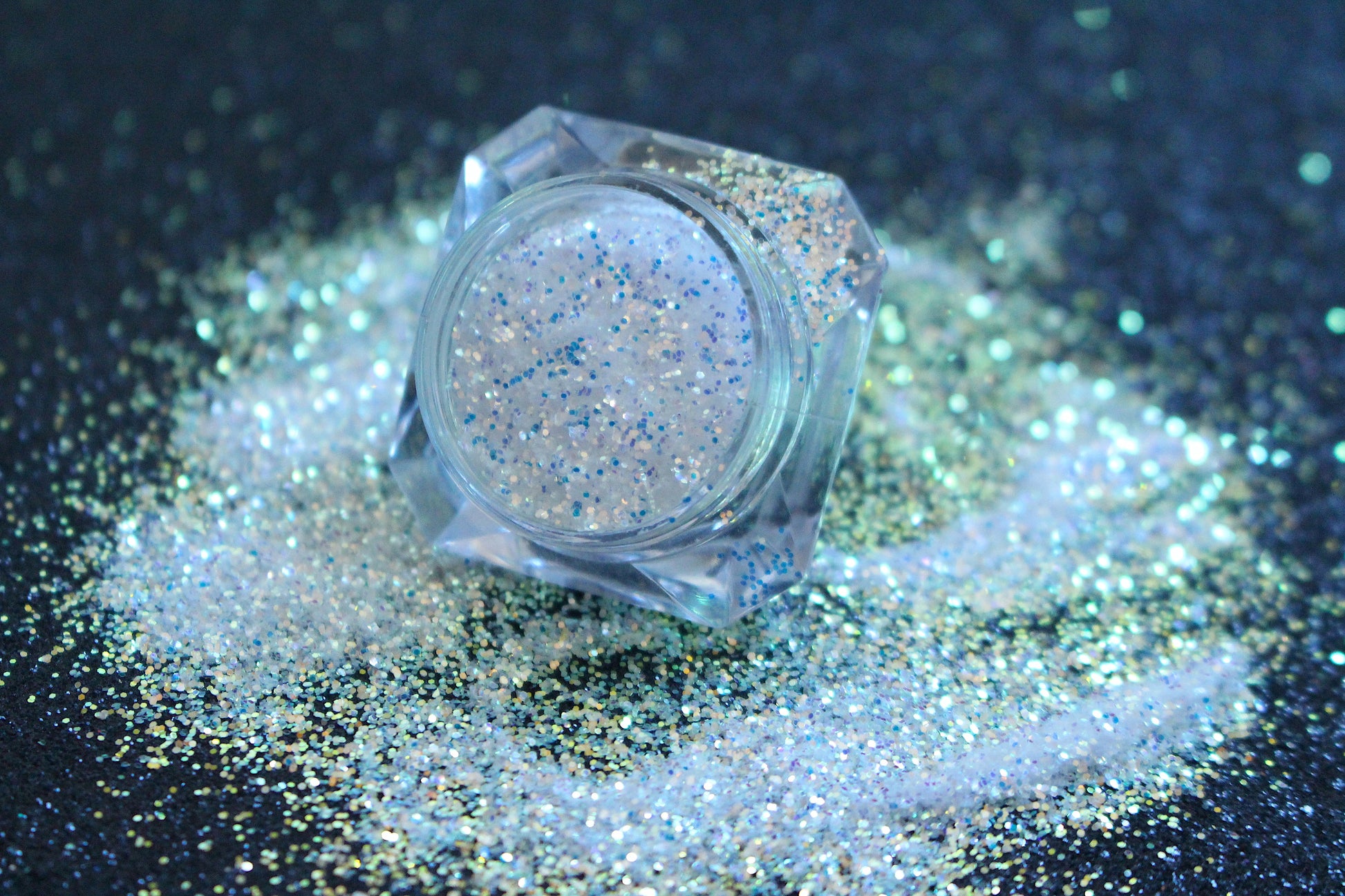 

Snow Globe – Premium Blue-Purple and Gold Glitter
Part of our Simple Glitter Collection, this premium glitter consists of dreamy blue-to-purple glitter with golden tones. Snow Globe can be used&nbsp;for all your creative looks, nail art, hair, and glitter slime.
Available in 5g jars only. 