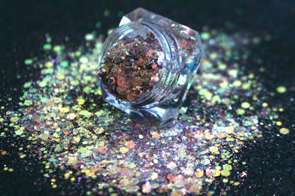 This chameleon glitter is called She's Perfect and is part of the super chunky glitter collection. It consists of rose gold glitter with a unique colour shifting sparkle. She's Perfect can be used for your face, hair, body and nail art, glitter slime, resin art or DIY projects.  Comes in 5g jars only.