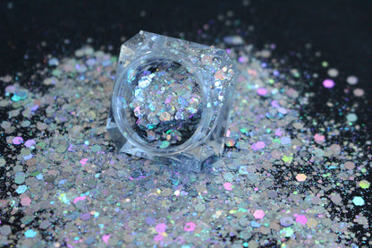 Ice Queen – Premium Holographic Silver Glitter Mix
A premium glitter from our Super Chunky Glitter Collection, Ice Queen features holographic silver glitter with an exceptionally brilliant shine.&nbsp;Perfect for all your creative looks, nail art, hair, glitter slime, resin art, tumblers, crafts, and DIY projects.