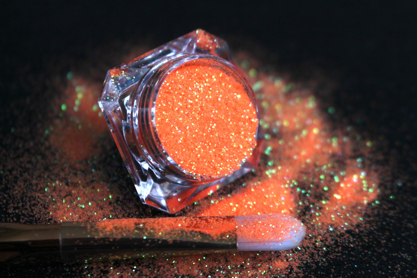 Orange Crush – Premium Iridescent Neon Orange Glitter
Part of our Simple Glitter Collection, this vibrant iridescent neon orange glitter shines with playful orange and green sparkle. Orange Crush can be used for all your creative looks, nail art, hair, and glitter slime.
Available in 5g jars only.