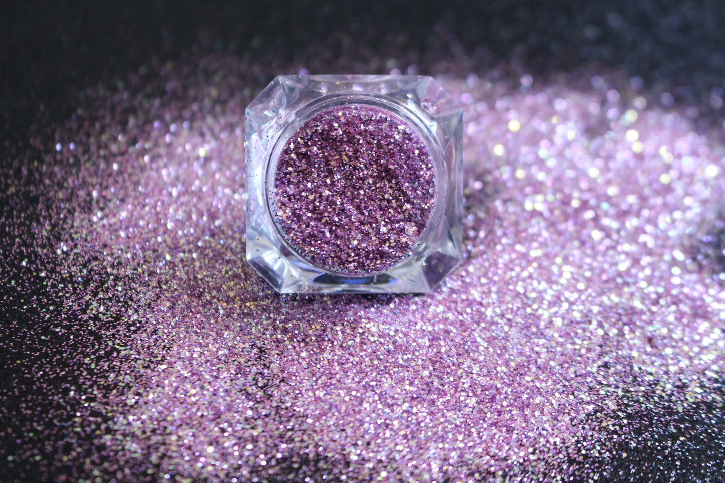 Pink Champagne – Premium Pink, Purple, and Gold Glitter
This premium glitter is part of our Simple Glitter Collection. It dazzles with a breathtaking combination of pink and purple glitter, accented by a touch of radiant gold sparkles. Pink Champagne can be used for all your creative looks, nail art, hair, and glitter slime