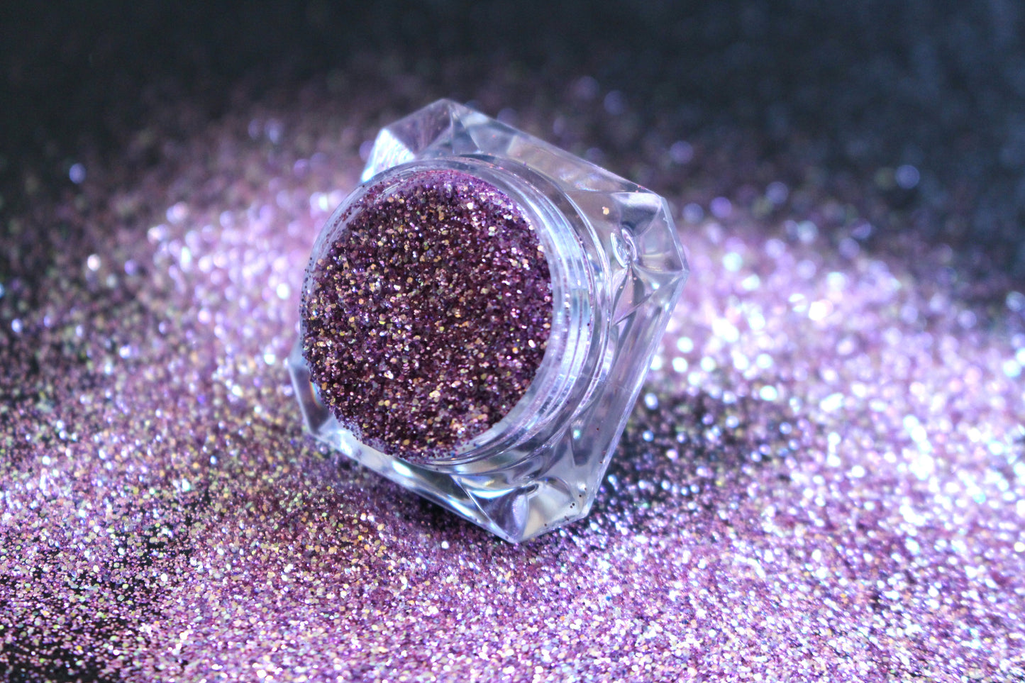 Pink Champagne – Premium Pink, Purple, and Gold Glitter
This premium glitter is part of our Simple Glitter Collection. It dazzles with a breathtaking combination of pink and purple glitter, accented by a touch of radiant gold sparkles. Pink Champagne can be used for all your creative looks, nail art, hair, and glitter slime